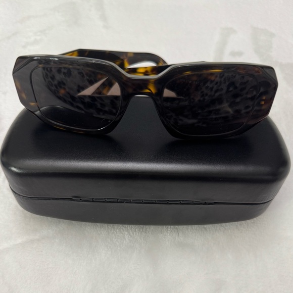 🍂Prada Sunglasses 17WS “Tortoise” - Picture 2 of 9